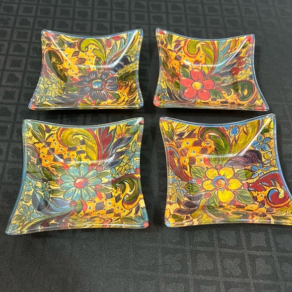 Prima Design Floral platter W/ 4 Matching Dishes - Picture 3 of 10